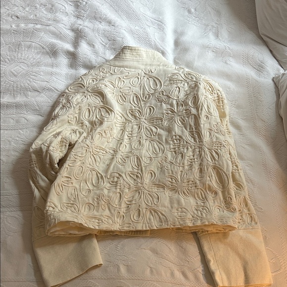 Cream Cropped Women's Jacket - Picture 4 of 4